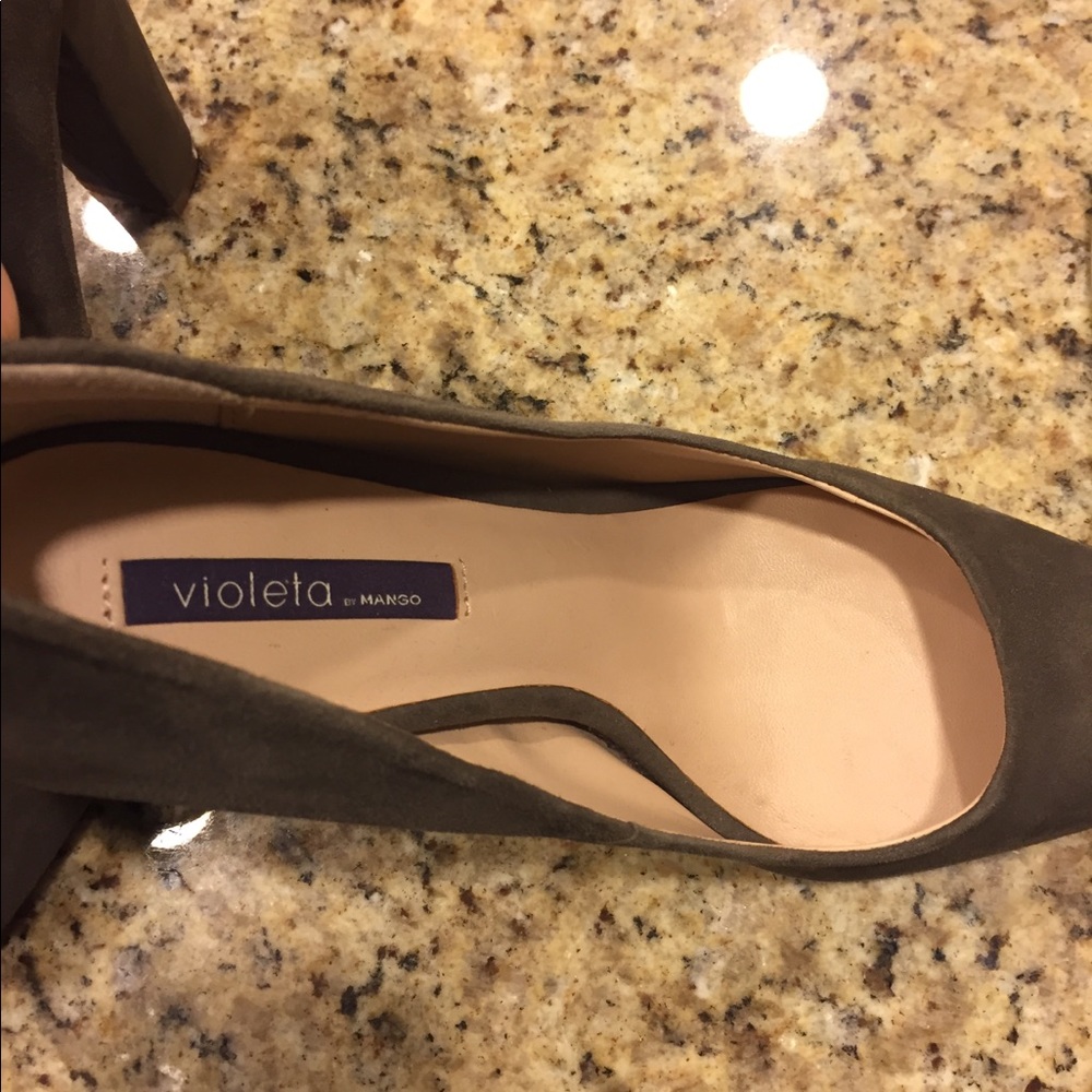 Mango shoes worn once, excellent condition.